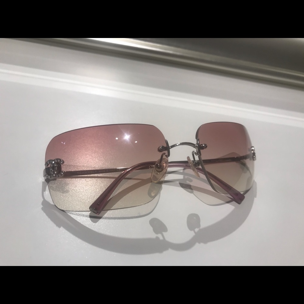 Like New💓 Chanel Sunglasses! Authentic ! - Picture 6 of 14